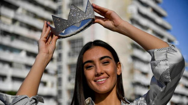 Zeudi Di Palma, Miss Italia 2021, accolta a Scampia tra feste e fuochi pirotecnici