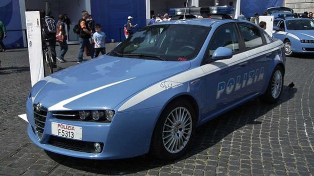 Avellino, abusa di una minore nell’auto a noleggio: arrestato 38enne