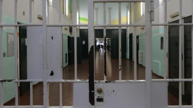 Lecce, tratta una minore come "moglie bambina" e ne abusa: arrestato