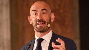 L’avvertimento del virologo Bassetti: cosa accadrà nell’ autunno 2022 con il Covid