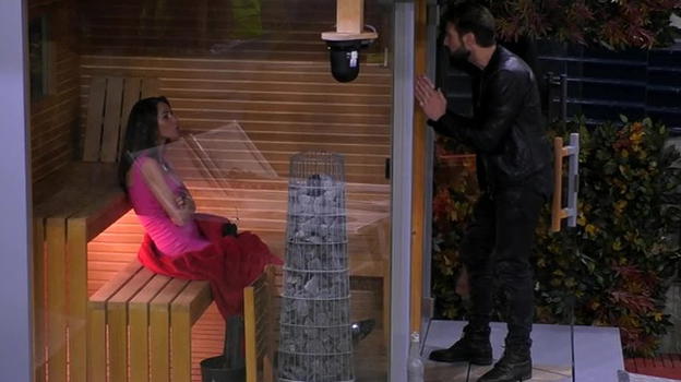 GF Vip, Delia Duran si sfoga con Alex Belli: "Voglio andare via"