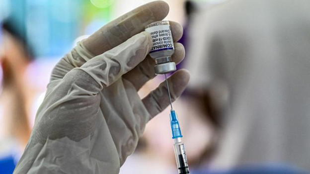 Covid, l’Aifa da il via libera alla quarta dose del vaccino