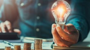 Aumento bolletta luce e gas, ecco 5 trucchi per pagare di meno.