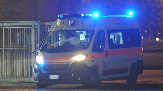 Taranto, muore davanti ai suoi amici per un malore mentre gioca a calcetto