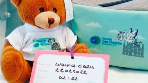 Milano, Ludovica Grazia nasce alle 02.22 del 22 febbraio 2022: lo scatto scatena i social