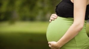 Suocera vuole per forza assistere al parto: la risposta della nuora lascia tutti a bocca aperta