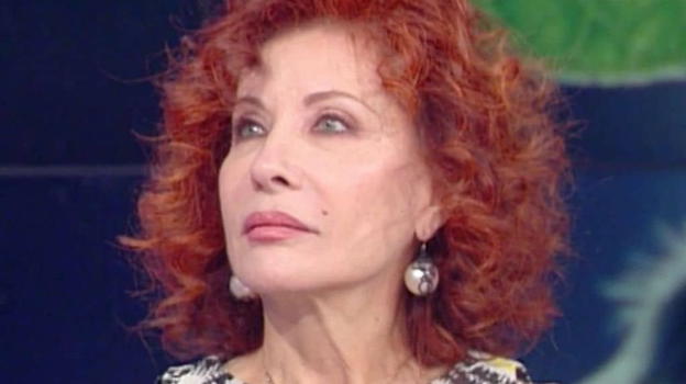 Alda D’Eusanio parla della sua squalifica al GF Vip: "Laura Pausini vuole 1 milione di euro. Vogliono distruggermi"