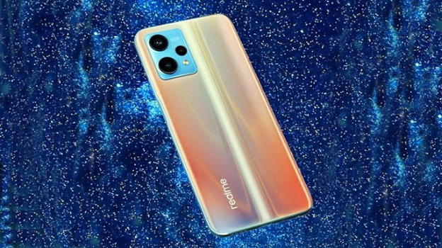 Realme V25: ufficiale il medio-gamma con cover camaleontica