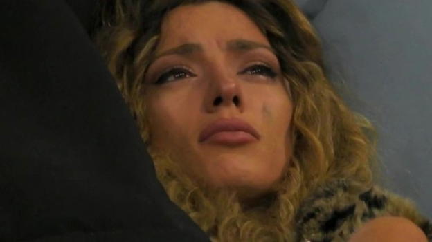 GF Vip, Soleil crolla emotivamente, si isola e scoppia in lacrime
