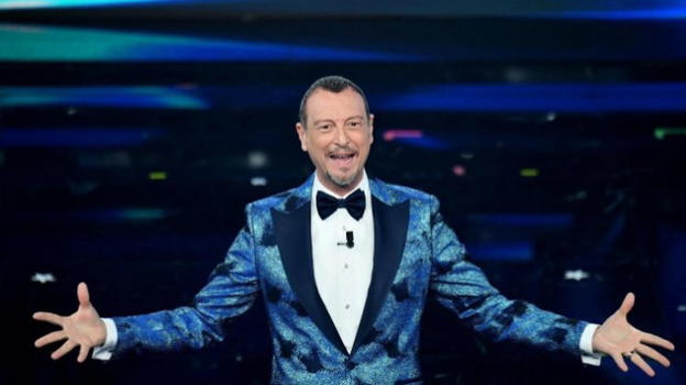 Festival di Sanremo, Amadeus condurrà le edizioni del 2023 e 2024: "Sono felice e onorato"