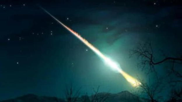Gigantesco bolide illumina a giorno i cieli d’Italia: numerosi gli avvistamenti