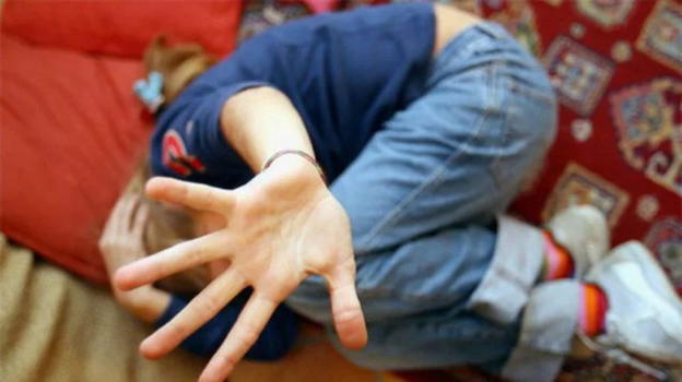Roma, pedofilo 88enne sotto accusa per abusi su minori: indagini in corso