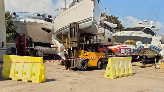 Brindisi, studente finisce sotto a un muletto in un cantiere navale: è grave