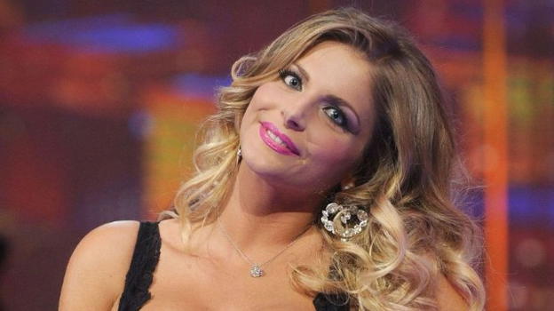 La pupa e il secchione, si ritira Flavia Vento: al suo posto dovrebbe subentrare Francesca Cipriani