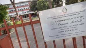 Roma, preside avrebbe una liaison con uno studente 18enne, ma smentisce