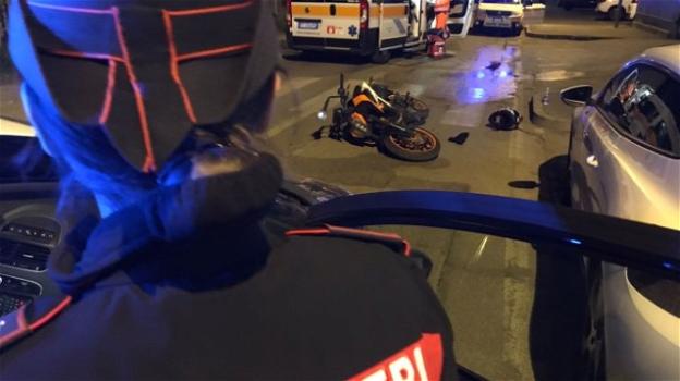 Monza, ubriaco cade dalla moto e insulta i carabinieri: "Tornate da dove venite"
