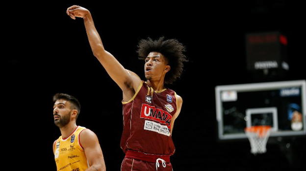 Venezia, giocatore di basket della Reyer contromano in autostrada per 40 km: patente ritirata
