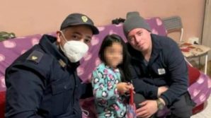 Paura in tram a Milano, bimba di 5 anni esce di casa da sola e sale sul mezzo: