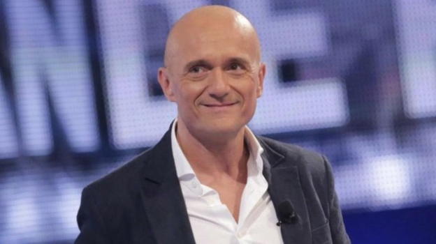 Alfonso Signorini a ruota libera su Soleil e Alex Belli: "Avrei qualche problemino"