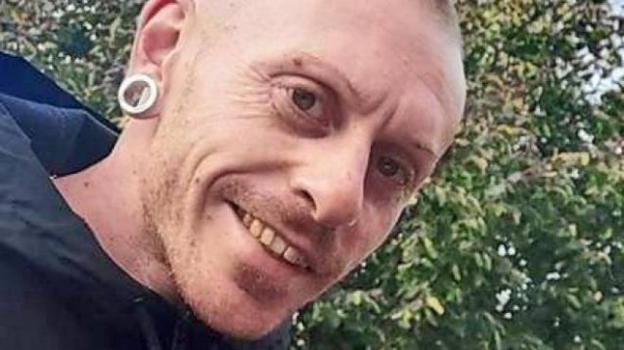 Tragico incidente a Como: papà Davide muore a 34 anni dopo essere stato tamponato