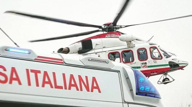 Biella, ciclista si accascia mentre si allena in mountain bike: muore poco dopo in ospedale
