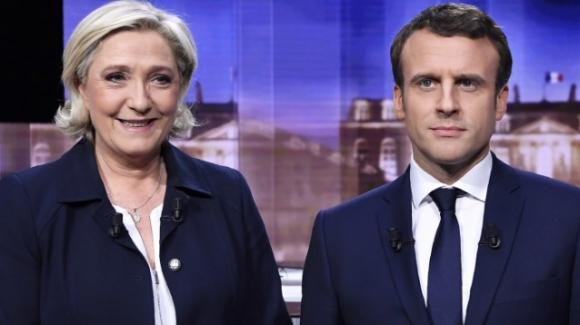 Francia: secondo i primi sondaggi è previsto il ballottaggio tra Le Pen e Macron