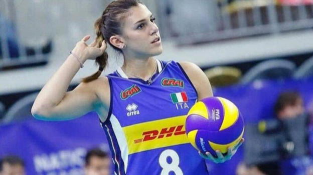 Alessia Orro, pallavolista della Nazionale, vittima di stalker: arrestato il responsabile
