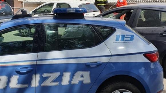 Brindisi, minaccia di suicidarsi gettandosi dal balcone: salvata dalla Polizia