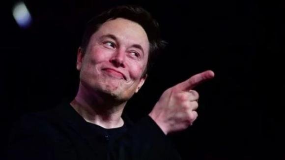 Scacco a Twitter: Musk propone di acquistarne il 100% delle quote