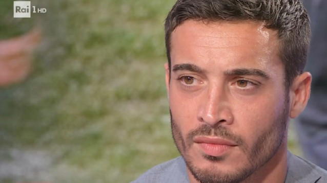 "Storie italiane", Antonino Spinalbese parla della sua malattia e si commuove: "Respiro solo per mia figlia"