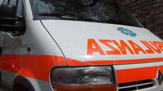Nella notte madre e figlia trovate nude in auto, erano sotto shock: l’ombra della setta