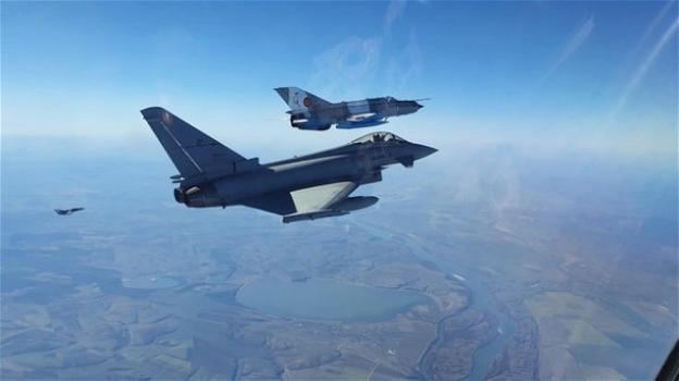 "Perso il contatto dell’aereo". Interviene la Nato con gli Eurofighter