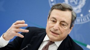 Draghi, l’annuncio in conferenza: 200 euro per 28 milioni di italiani
