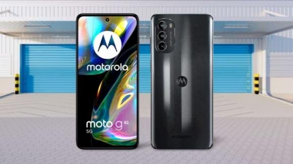 Moto G82 5G: ufficiale il medio-gamma Motorola con un display al bacio
