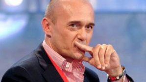 Alfonso Signorini commenta la rottura tra Manuel Bortuzzo e Lulù Selassié