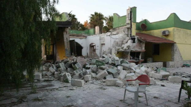 Lecce, terribile esplosione in un B&B a Frigole: edificio distrutto
