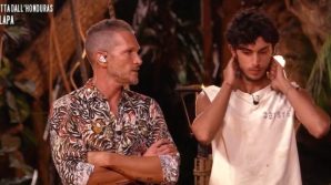 Isola dei Famosi, ecco cosa ha sussurrato Alvin ad Alessandro prima del suo addio