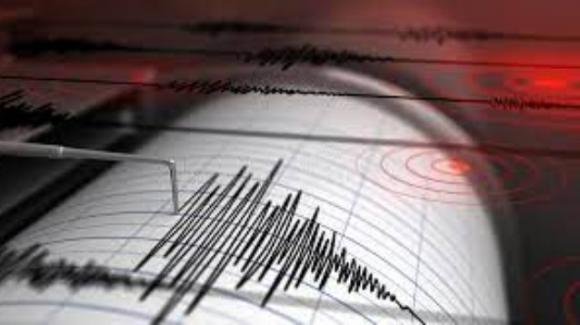 Violenta scossa di terremoto 7.2: i primi aggiornamenti