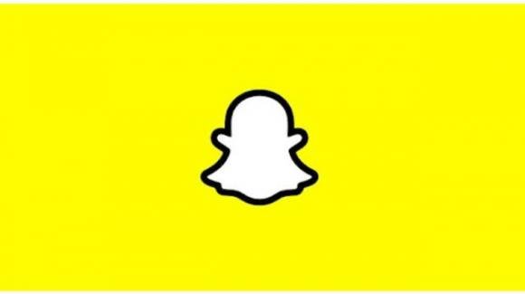 Snapchat: crescita rallentata, roll-out per le Storie condivise