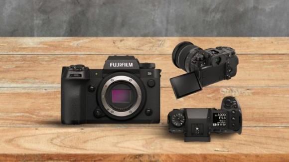 Fujifilm: ufficiale la mirrorless X-H2S con formato APS-C e sensore stacked