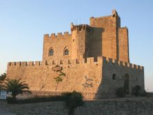 In vendita il Castello di Roseto Capo Spulico