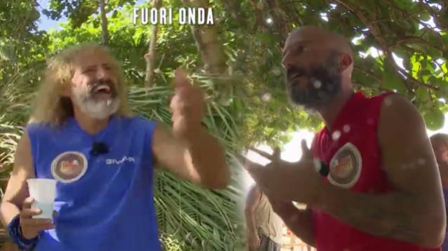 L’isola dei famosi, Nick Luciani contro Nicolas Vaporidis durante un fuorionda: "Non ti sopporto più"