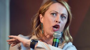 Meloni, il comizio dai toni di ultra destra che deve preoccupare tutti
