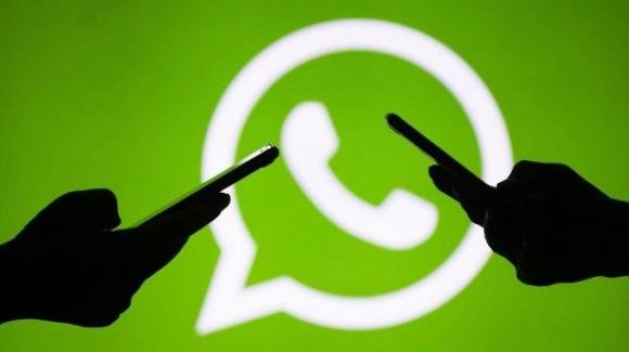 WhatsApp: novità per cover photo e note vocali in pausa