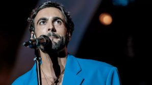 Marco Mengoni, a San Siro emoziona non solo con la musica: