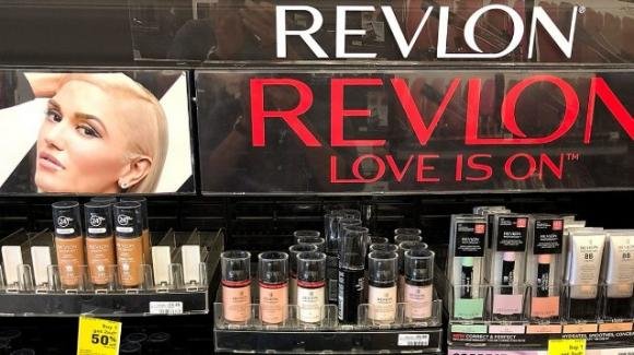 La ditta di cosmetici Revlon in crisi dopo 90 anni