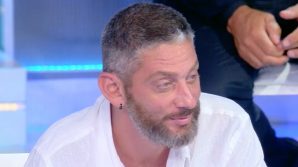 Edoardo Tavassi, tutti l’hanno notato durante la finale dell’Isola dei Famosi: