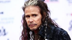 Steven Tyler degli Aerosmith esce dalla riabilitazione:
