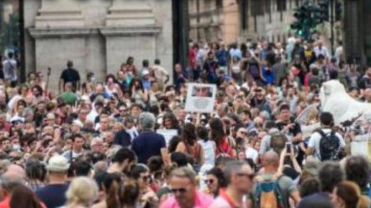 Questa volta gli italiani sono scesi in piazza: centri storici completamente bloccati. Ecco cosa sta succedendo