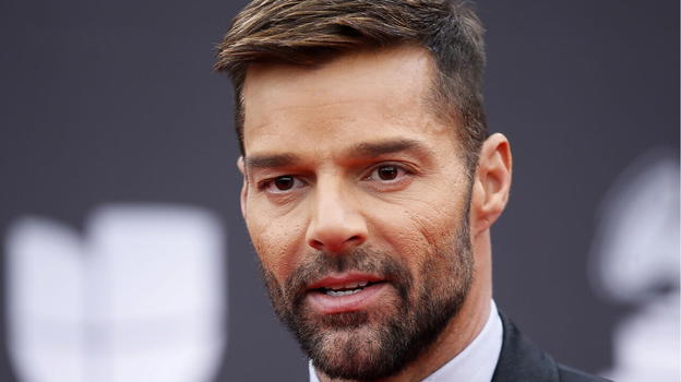 Molestie e incesto, Ricky Martin si difende: "Provo disgusto"